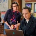 Des photos de Sheldon et Farrah dans le final de Young Sheldon dvoiles