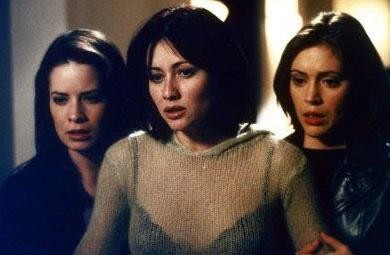 Piper (Holly Marie Combs), Prue (Shannen Doherty) et Phoebe (Alyssa Milano)