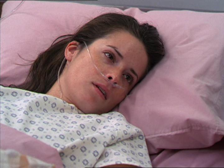 Piper se réveille à l'hôpital