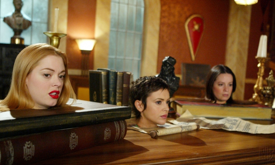 Paige, Phoebe et Piper ont la tête coupée à l'école de magie