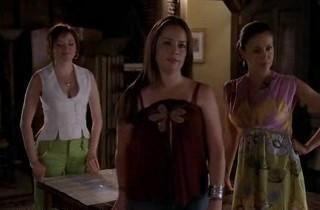 Paige, Piper et Phoebe dans le grenier