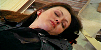 Prue (Shannen Doherty) meurt.